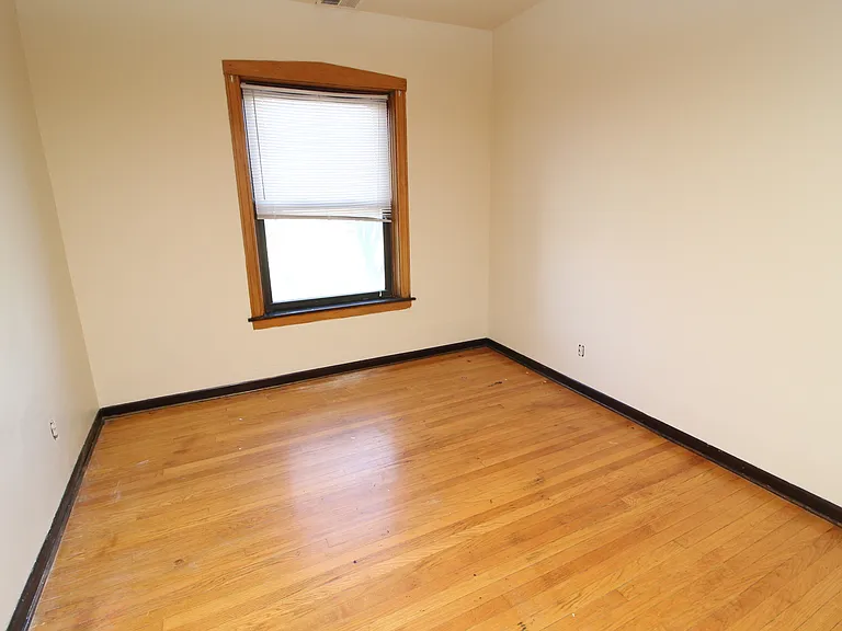 1728 W Juneway Ter #2E — Photo 4