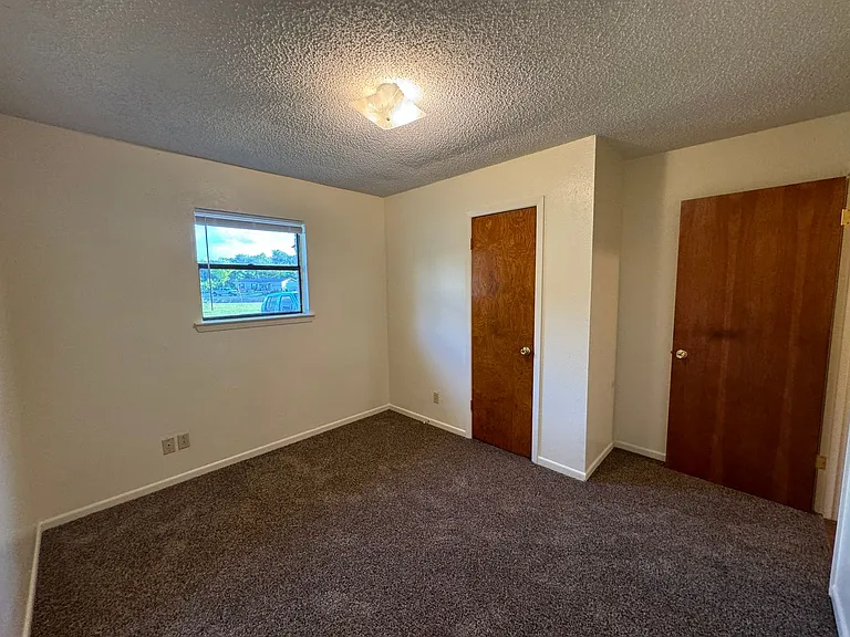 1115 White Ave — Photo 13