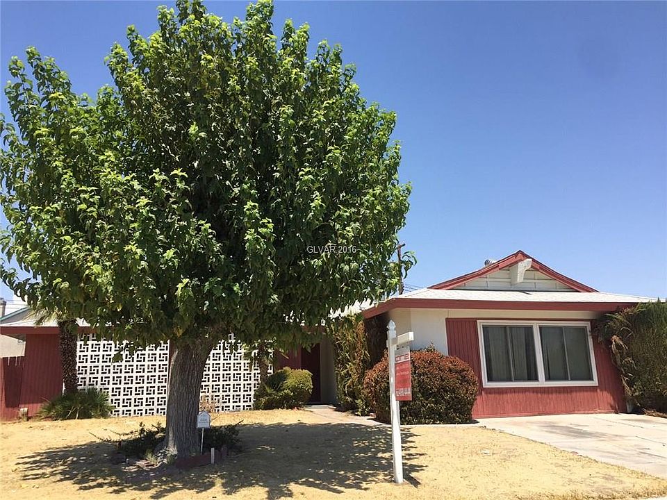 2nd image of 2204 Sutro Way
