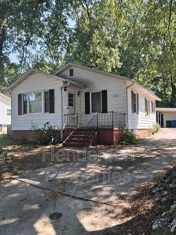 2 bed, 1.0 bath, $850 — Photo 1