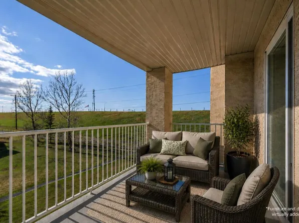 3000 S Citadel Meadow Point NW #207, Calgary, AB T3G 5N5