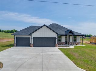 1918 Olive Ave, Tuttle, OK 73089