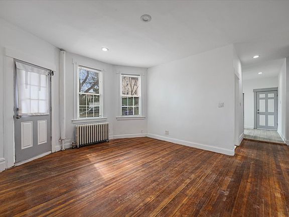 3rd image of 116 Hillside Ave #1