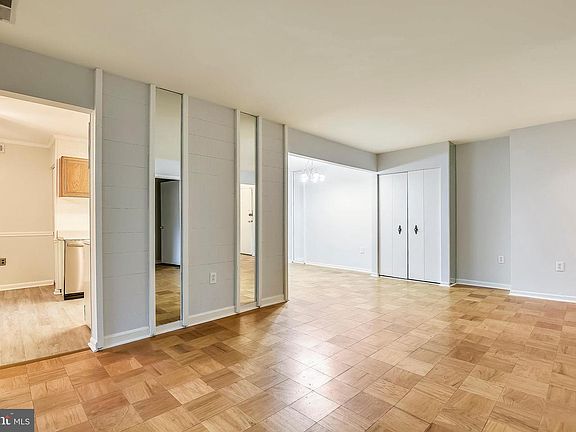 4th image of 882 College Pkwy #20
