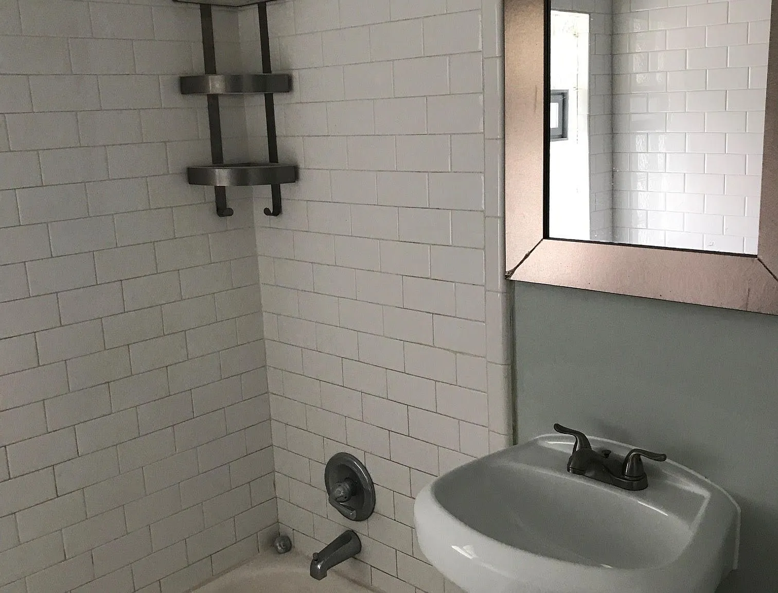 3 bed, 1.0 bath, 1000 sqft, $1,700 — Photo 4