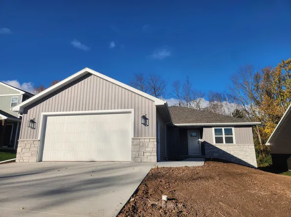 21 Ash Grove Pl, Kaukauna, WI 54130