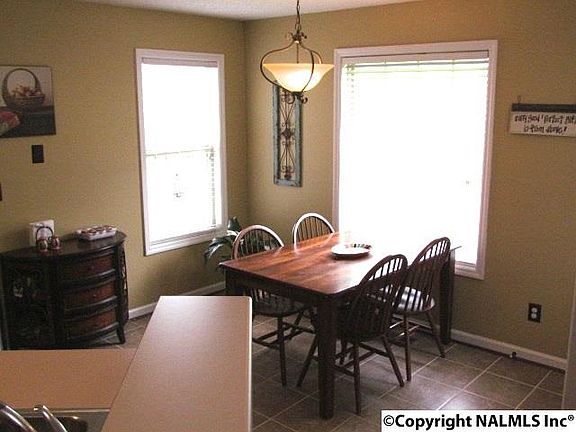 4th image of 104 Chambray Dr