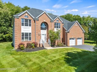 72 McFarlane Cir, Monroe Township, NJ 08831