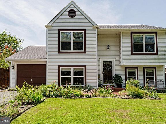 5th image of 519 Majestic Prince Dr