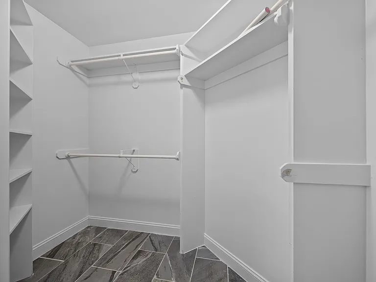 1325 Old Regent Dr — Photo 33