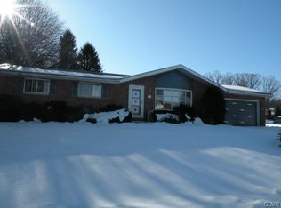 54 3rd St, Alburtis, PA 18011