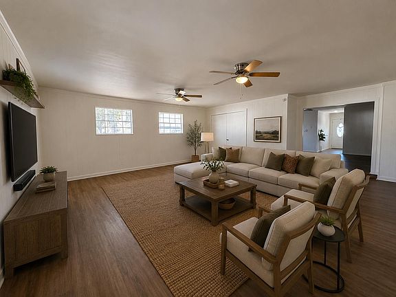 4th image of 1009 Lawndale Ave
