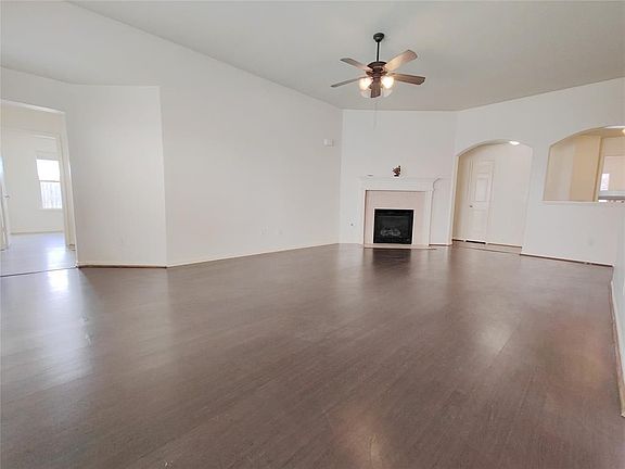 4th image of 6503 Hillock Ln