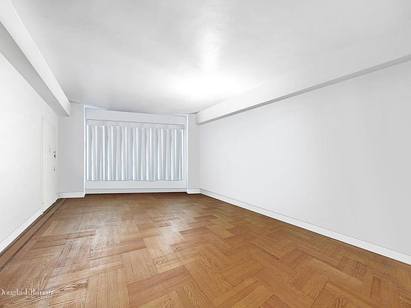 3rd image of 415 E 52nd St APT 1DB