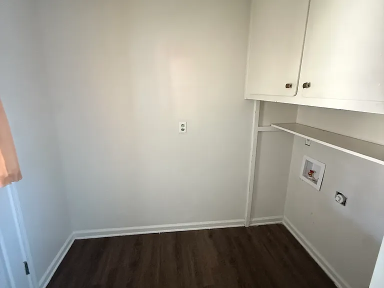 7176 Pam Dr — Photo 3
