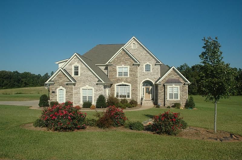 1st image of 7600 Willowdale Dr