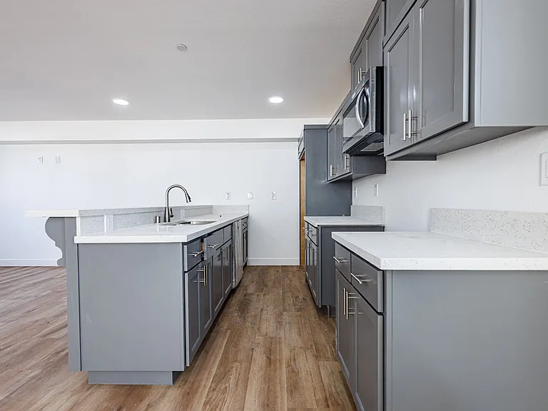 Huge 2, 3 & 4 Bed 2026 Townhomes — Photo 18