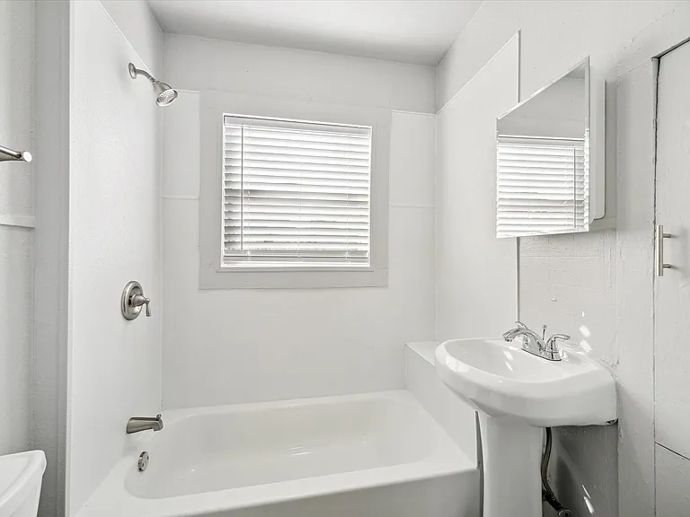3431 Beulah St — Photo 5