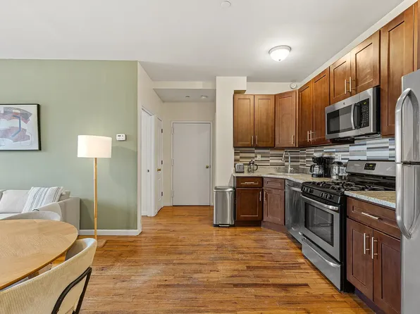 257 15th St #W502, Brooklyn, NY 11215