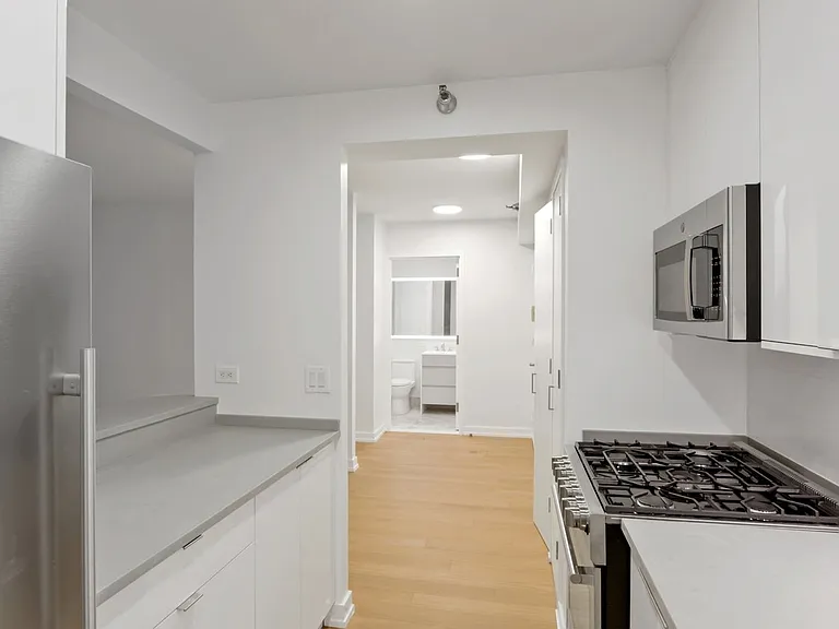 75 W End Ave #S6J — Photo 9