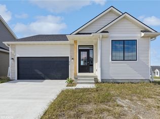 310 NE Country Meadow Dr, Ankeny, IA 50021