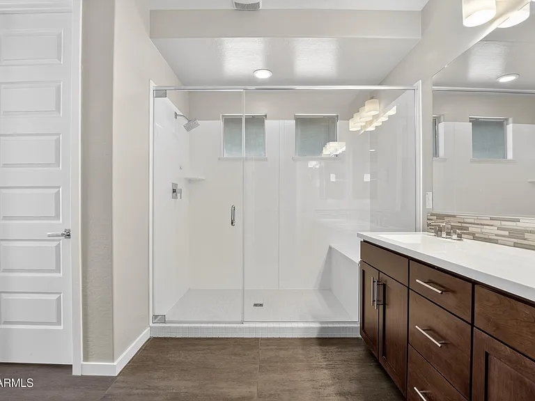 2350 W Gloria Ln — Photo 22