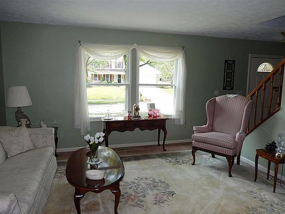 2nd image of 9066 Meadow Dr
