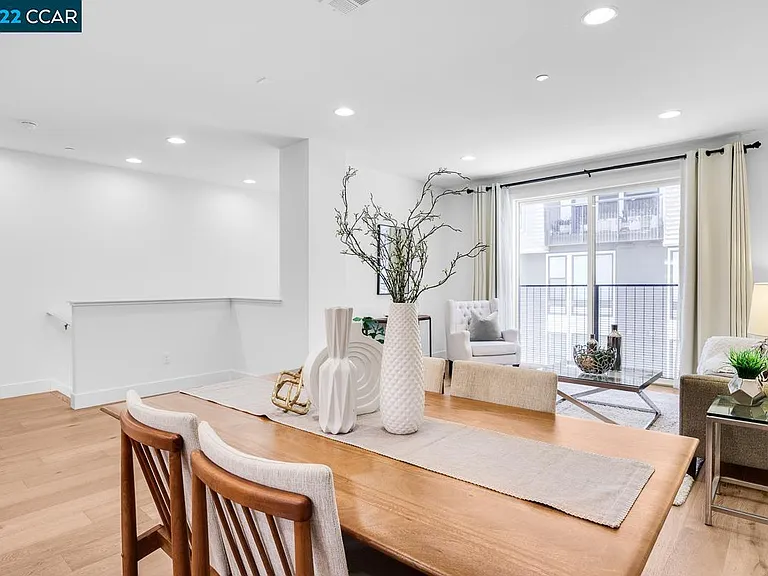3634 Jubilee Cmn — Photo 13