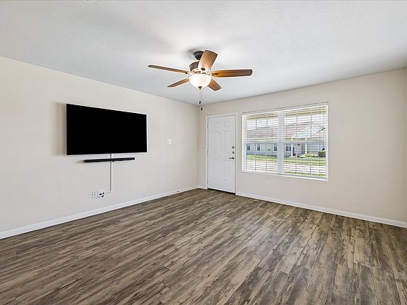 5th image of 10122 Cobbler Ln