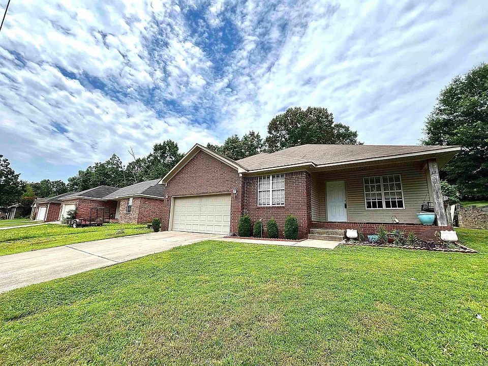 1st image of 12 Weston Cir