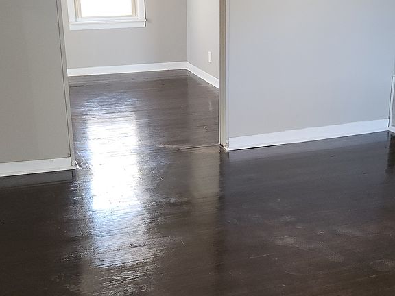 2nd image of 118 Becker Dr