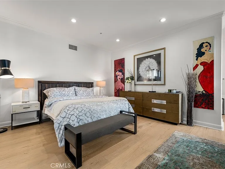 215 Poppy Ave — Photo 48