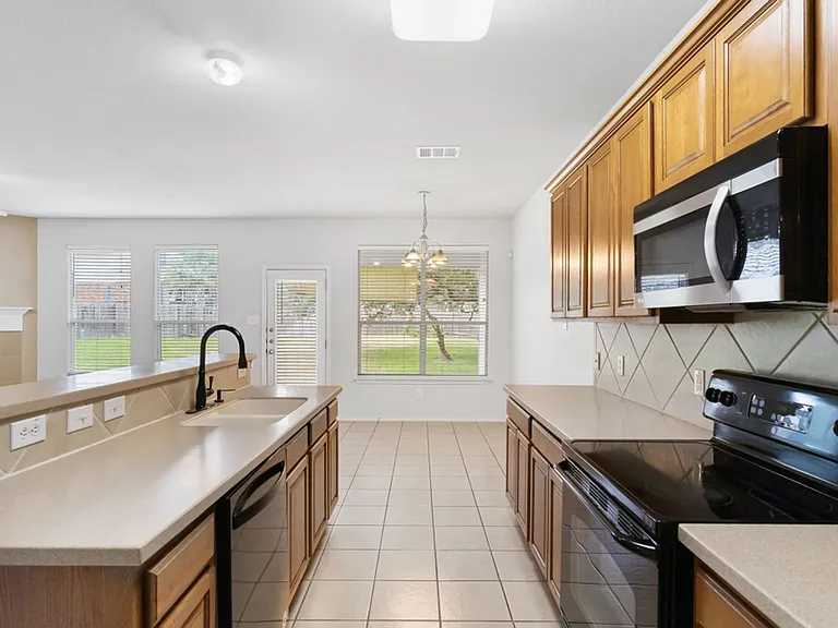 3703 Majestic Sage — Photo 13