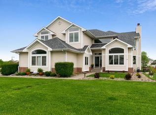 3403 Honeysuckle Rd, Ames, IA 50014