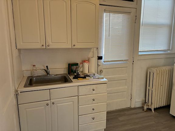4th image of 5256 W Hutchinson St Floor 3