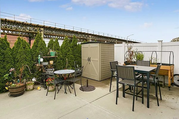 Sold by Douglas Elliman | media 18