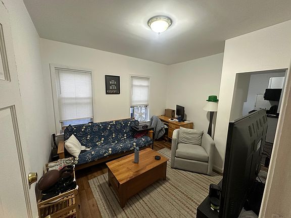 2nd image of 16 Leeds St APT 1