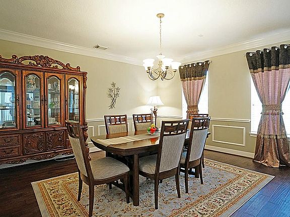 4th image of 20 Amberstone Dr