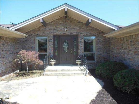 2nd image of 328 W Pleasantview Dr