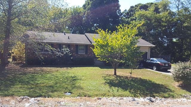 1st image of 320 Riverside Dr