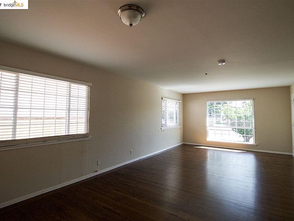 4th image of 3731 Monterey Blvd