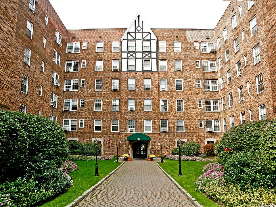 1st image of 25 Parkview Ave APT 3B
