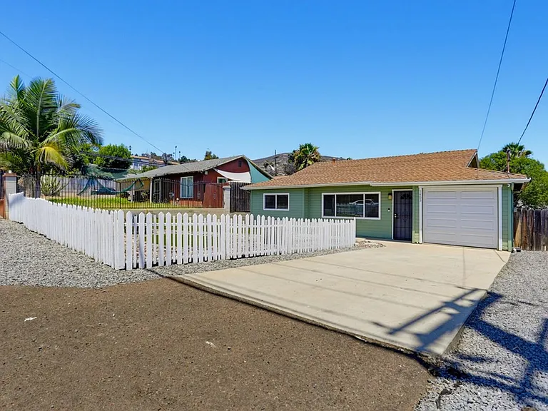 1463 Sweetwater Ln — Photo 3