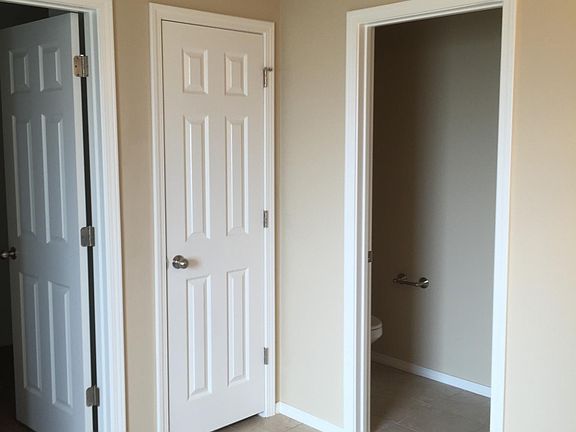 3rd image of 409 Driftwood St