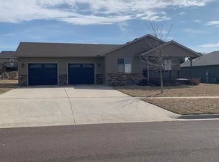 1004 Powderhorn Rd, Dell Rapids, SD 57022