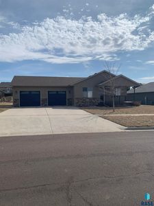 1004 Powderhorn Rd, Dell Rapids, SD, 57022