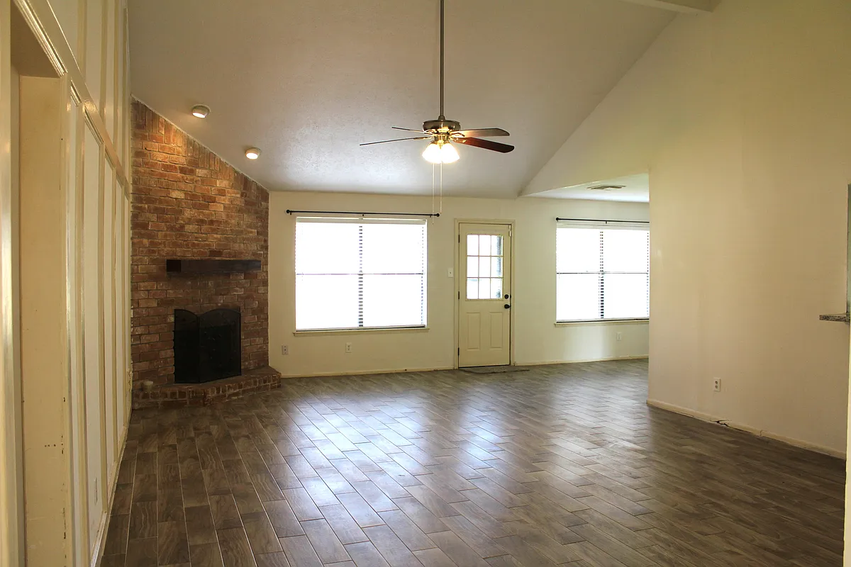 Building Photo - 14343 Whitecross Dr