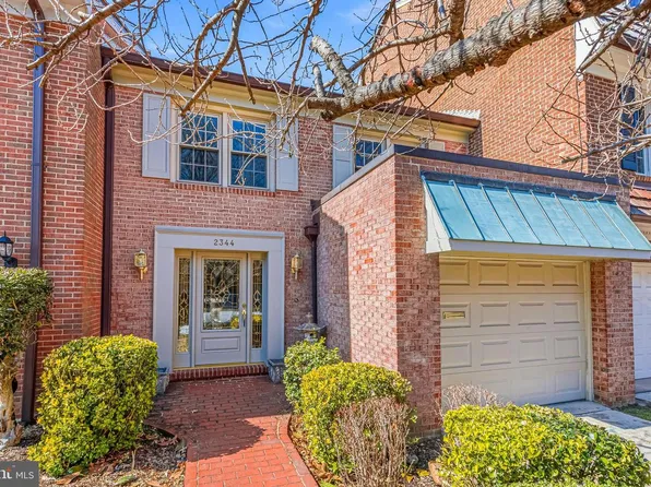 2344 S Queen St, Arlington, VA 22202