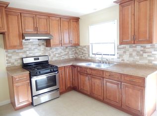 702 N Jackson St, Santa Ana, CA 92703