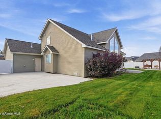 2729 W Porthill Ct, Hayden Lake, ID 83835